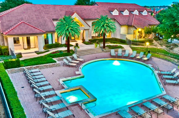 Irving / Las Colinas Second Chance Leasing — 2BR from $1,785 | Hot Tub + Garages + Racquetball
