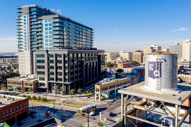🏙️ Downtown Dallas 2BR with Concierge & Wet Bar from $2,905: Second Chance Leasing + 6 Weeks Free