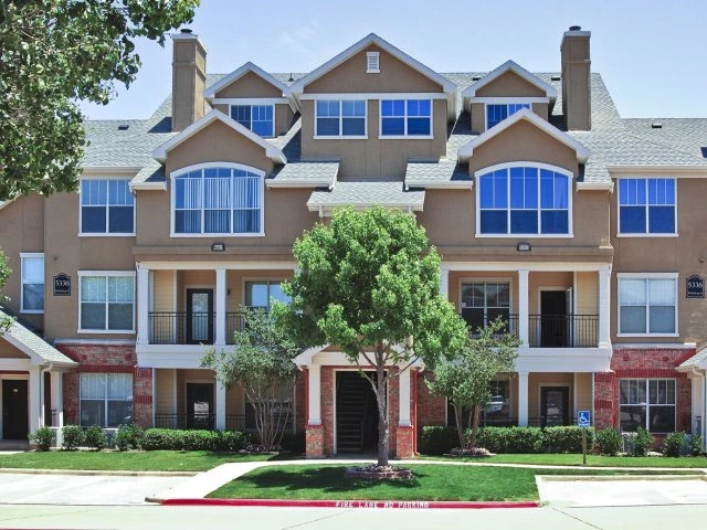 Irving Second Chance Leasing — 1BR from $1,170 | Pool • Fitness • In-Home W/D
