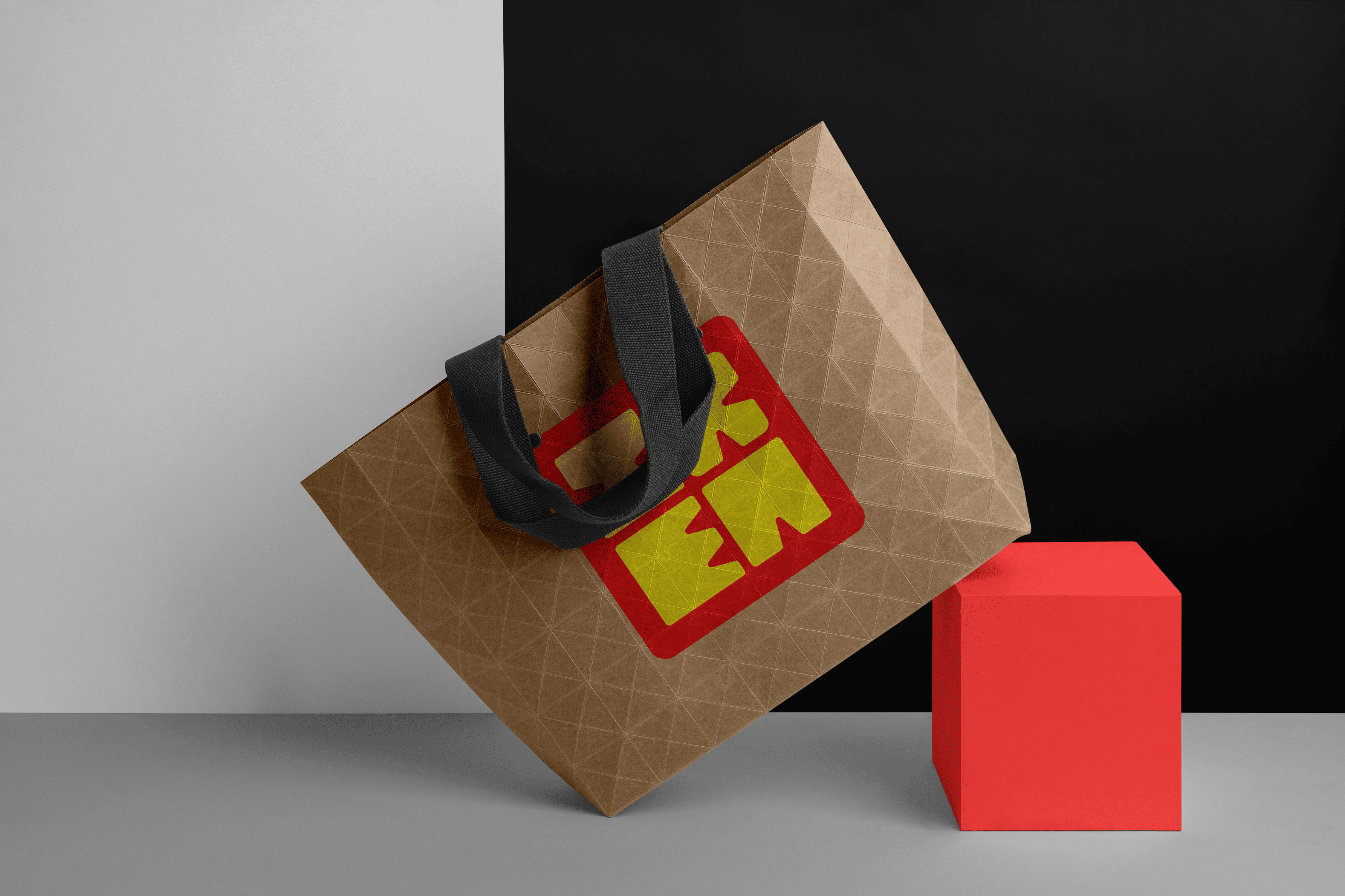 612-free-big-paper-shopping-bag-mockup-17547685464675.png