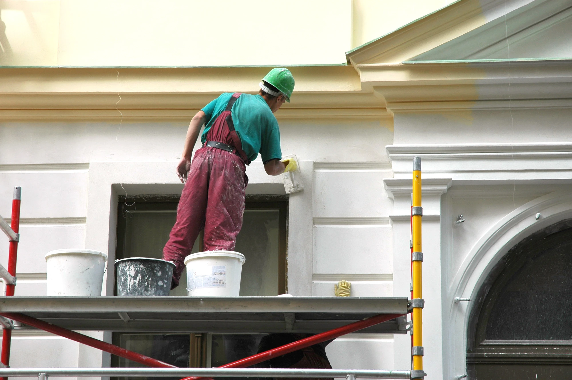 2040-paint-maintenance-16935936123354.jpeg