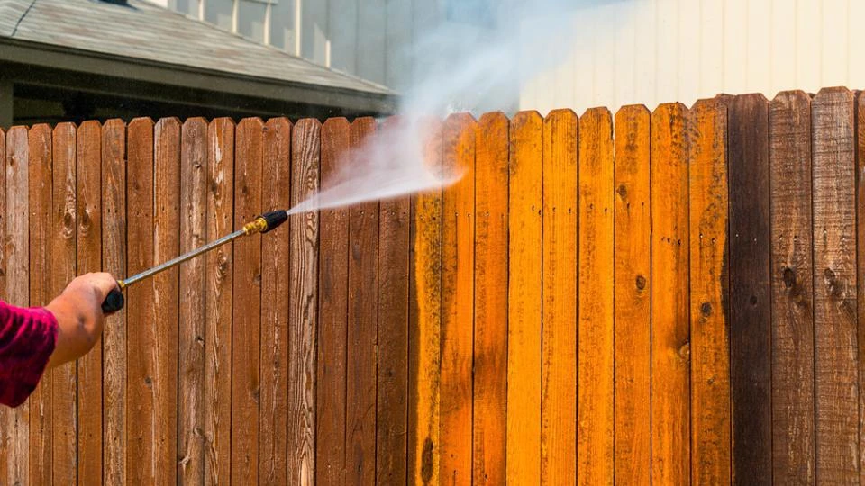 2046-howtostartapressurewashingbusiness-articleimage-16935940143218.jpg