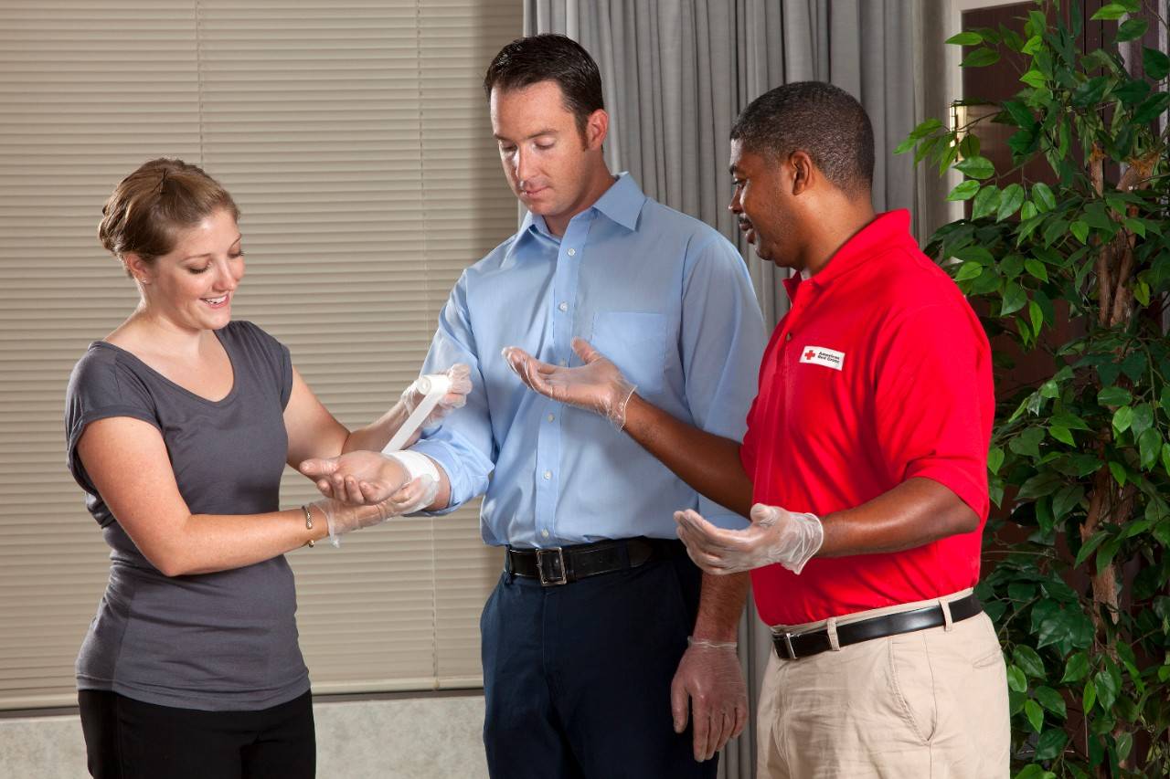 How to Wrap a Wound 577-first-aid-03.jpeg