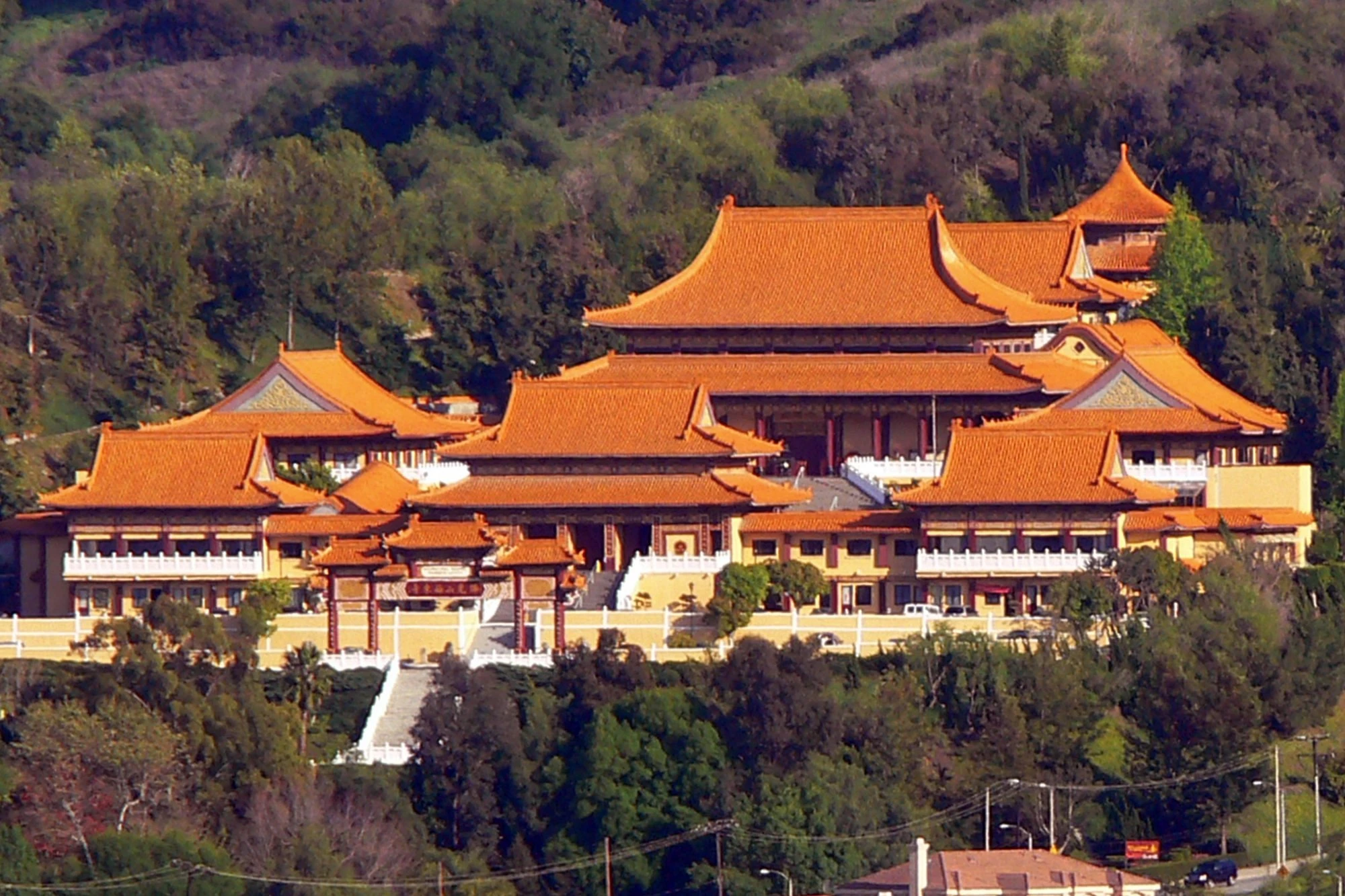 4230-2-hsi-lai-temple-closer-wide-1697060799082.jpeg