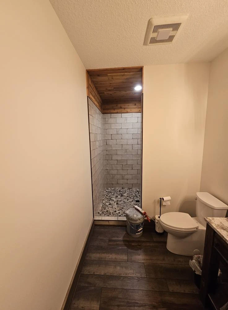 1000-bathroom-floor-17804164420128.jpg