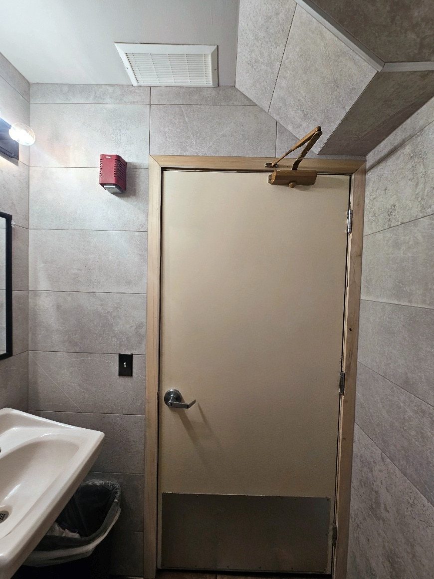 1052-bathroom-walls-17024035560493.jpg