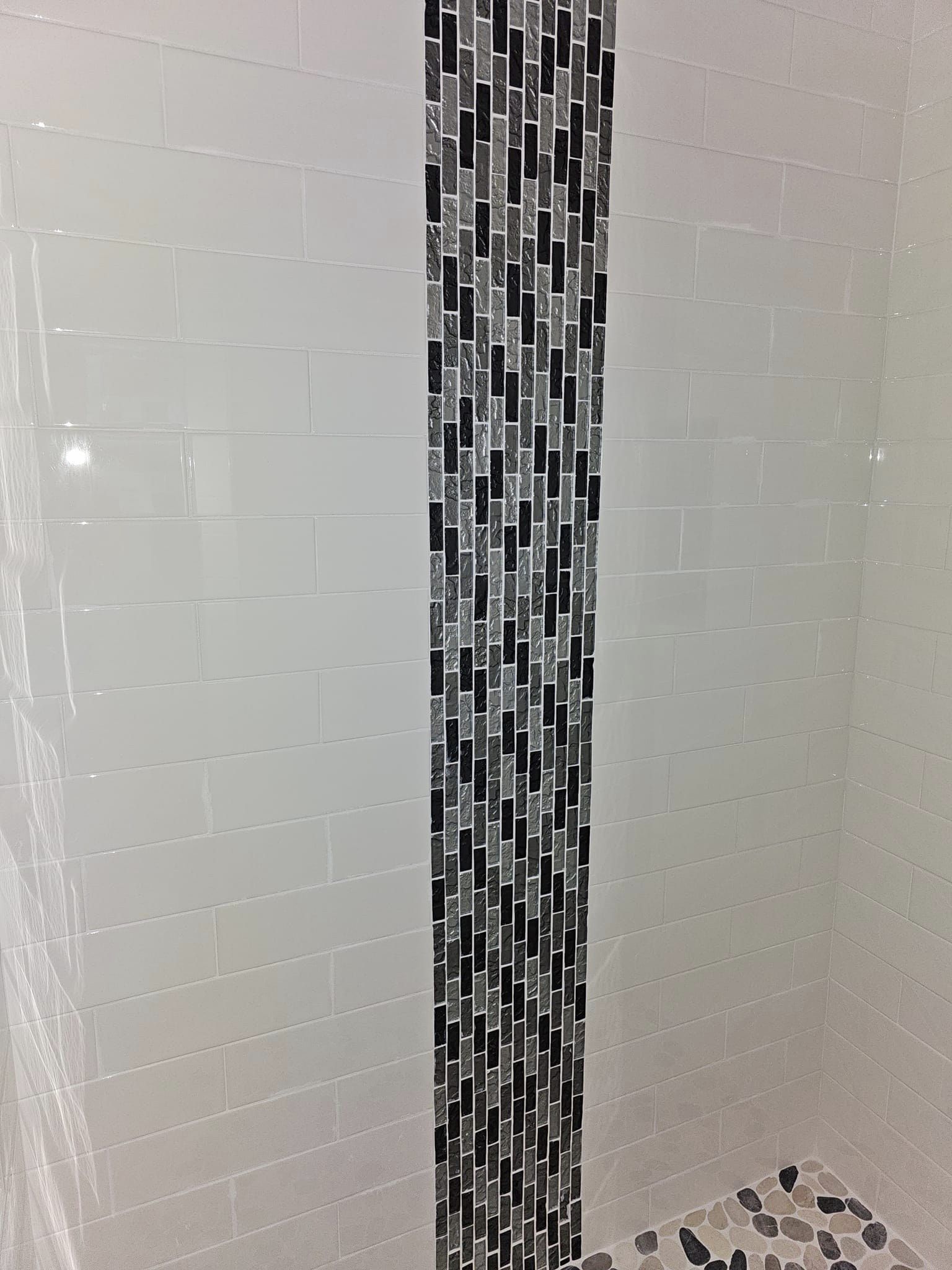 1052-glass-deco-accent-with-subway-tile-17024016140457.jpg
