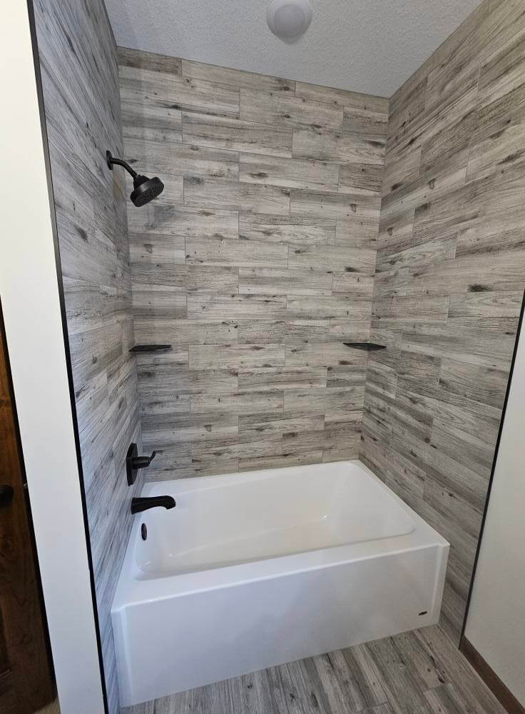 1052-tub-surround-17396483948812.jpg