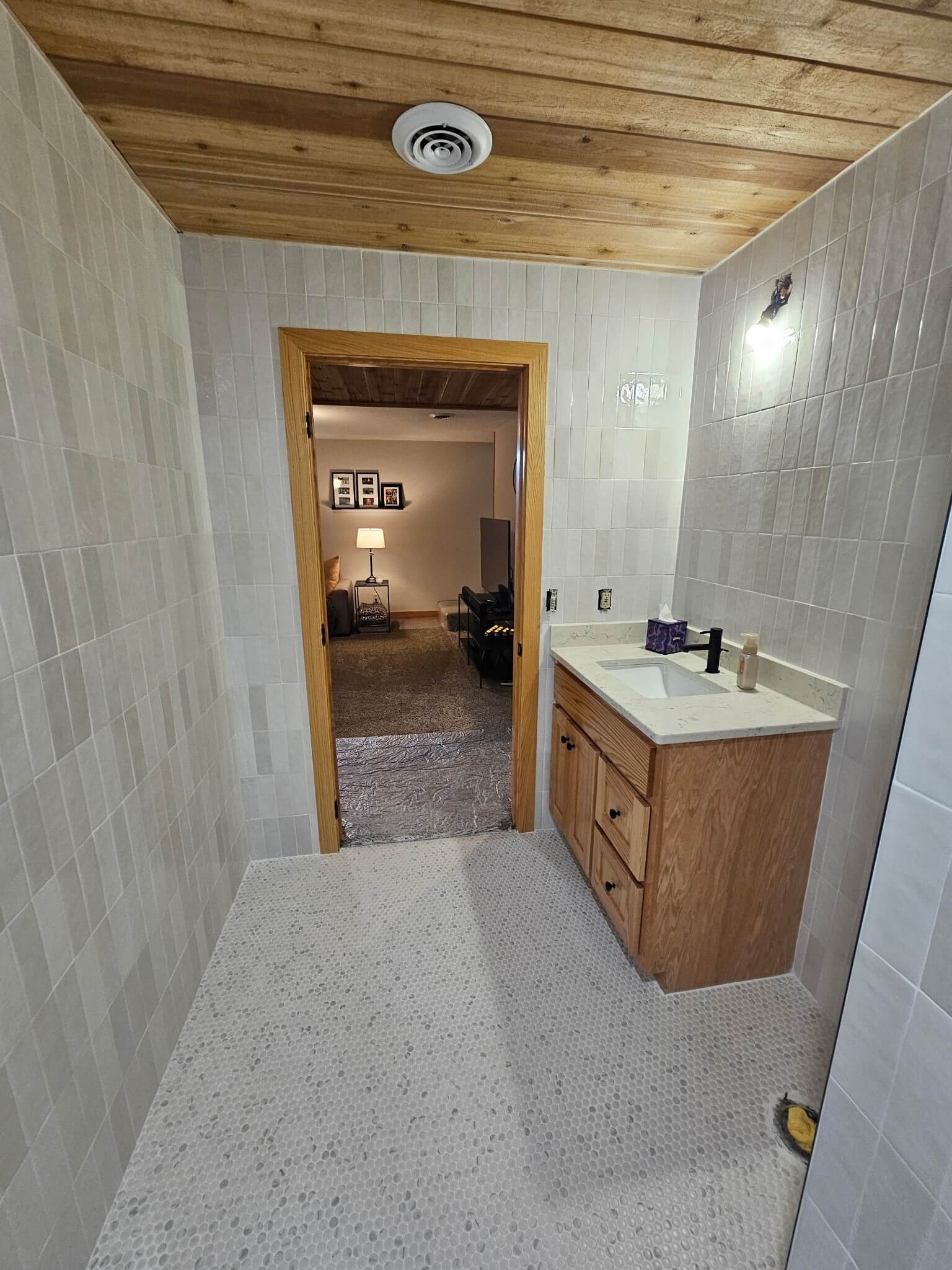 1052-walls-17465500283464.jpg