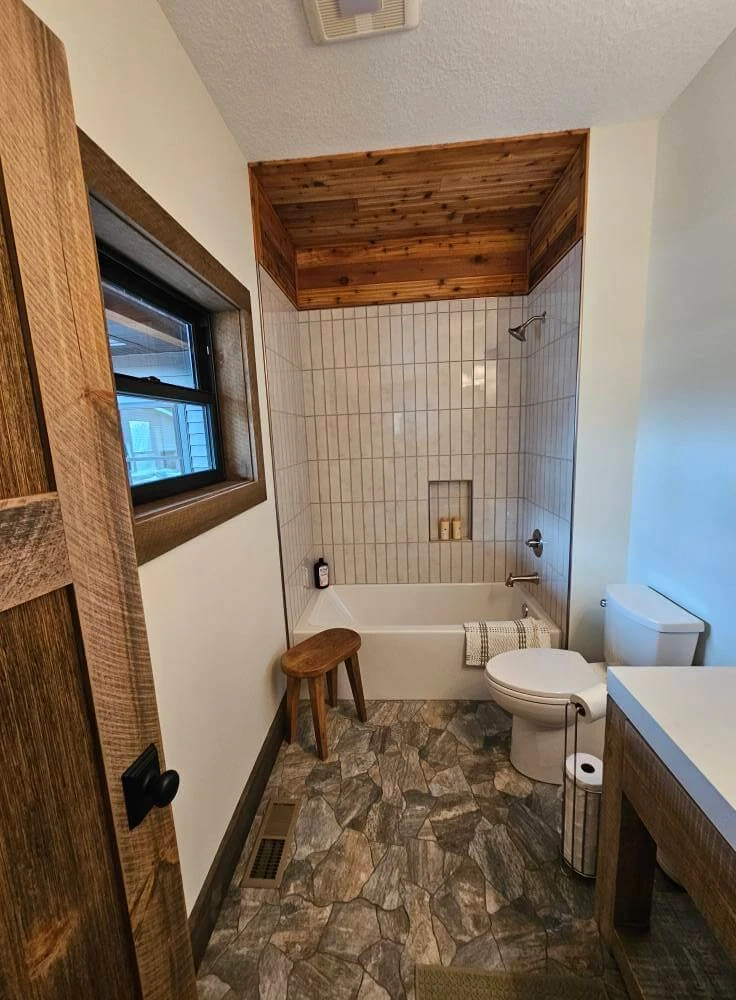 1058-shower-and-floor-17804163707338.jpg