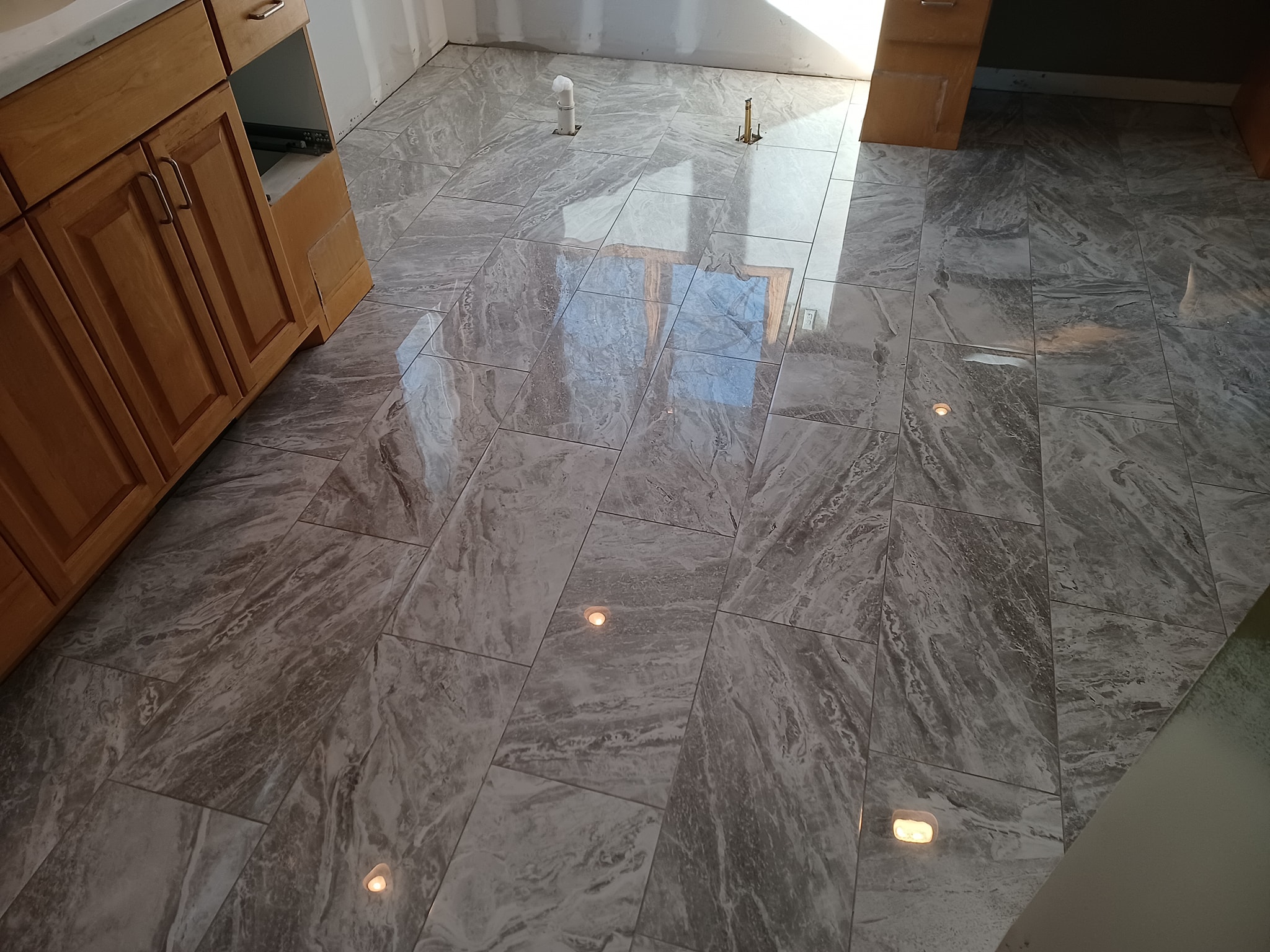 r323-bathroom-floor-tile.jpeg
