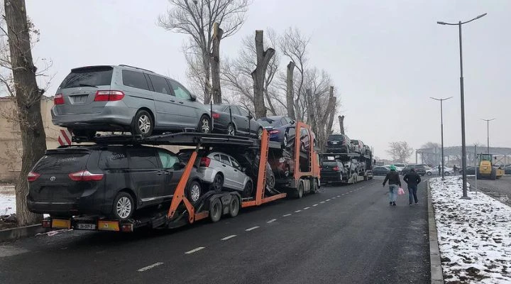 Չփոխանցել այլ անձի ու լքել երկիրը. ՊԵԿ–ը զգուշացնում է ներմուծված մեքենաների վերաբերյալ