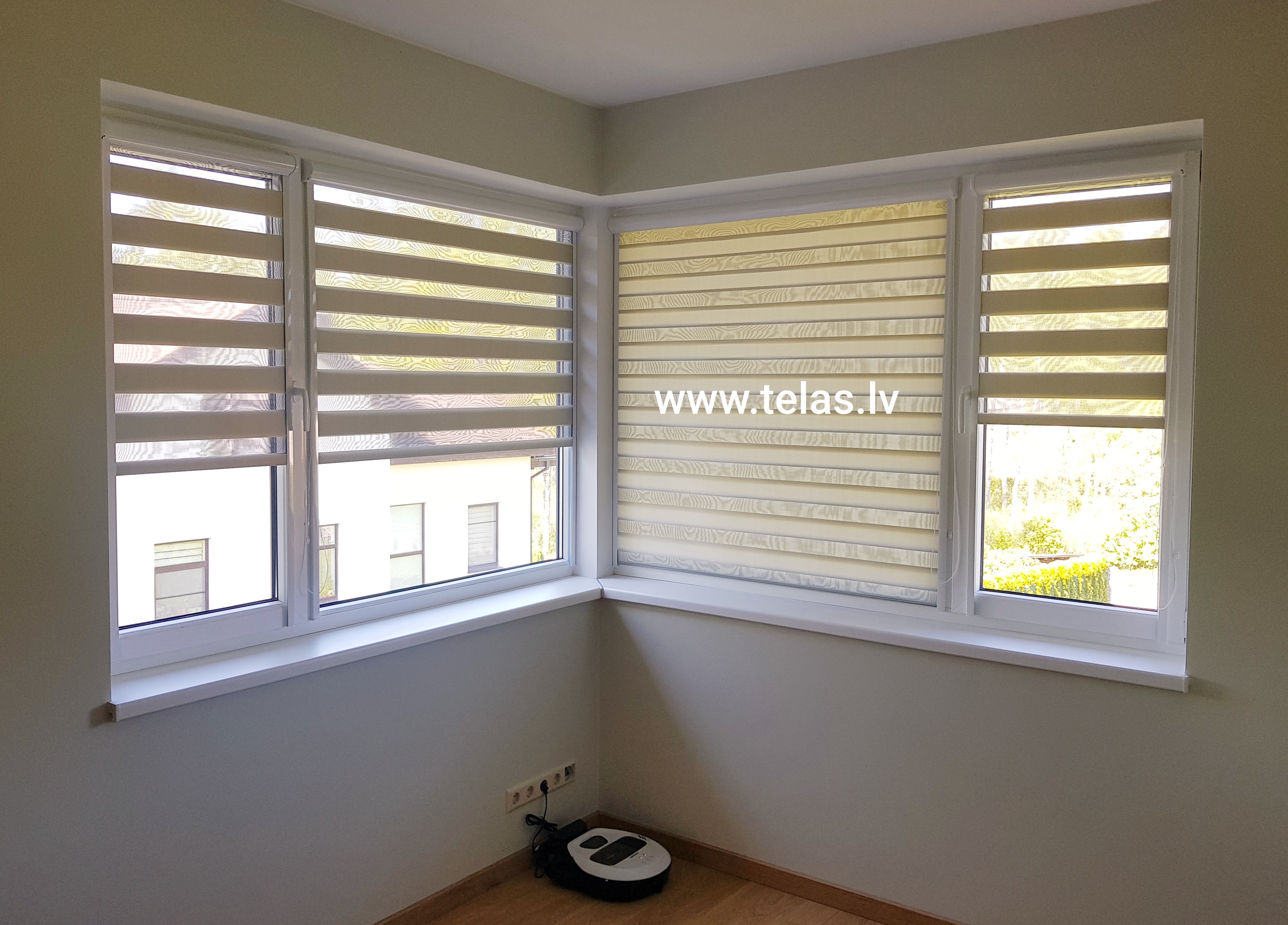 Diena / nakts rullo žalūzijas ar sānu vadotnēm Diena / nakts rullo žalūzijas ar sānu vadotnēm