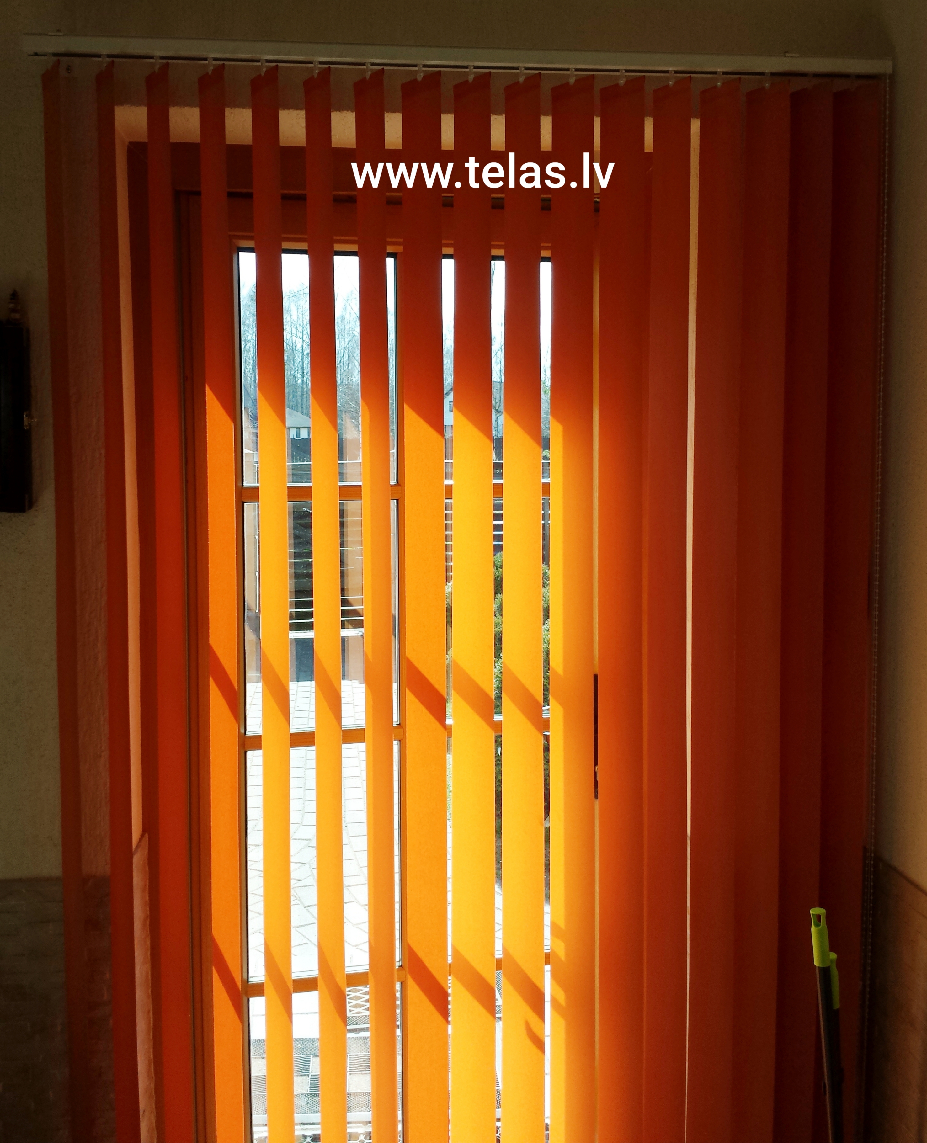 Vertikālās žalūzijas Vertikālās žalūzijas