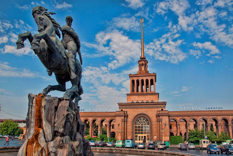 0308005381526-interesting-monuments-in-yerevan.jpg