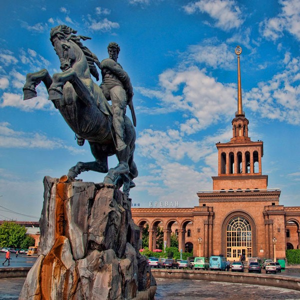 1006006001144-interesting-monuments-in-yerevan.jpg