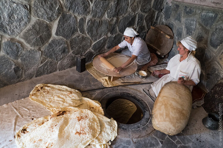 131-armenia-how-to-cook-lavash-in-tandoor-3.jpg