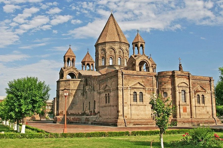 160-ejmiatsin-armenia-01-e1518614818342.jpg
