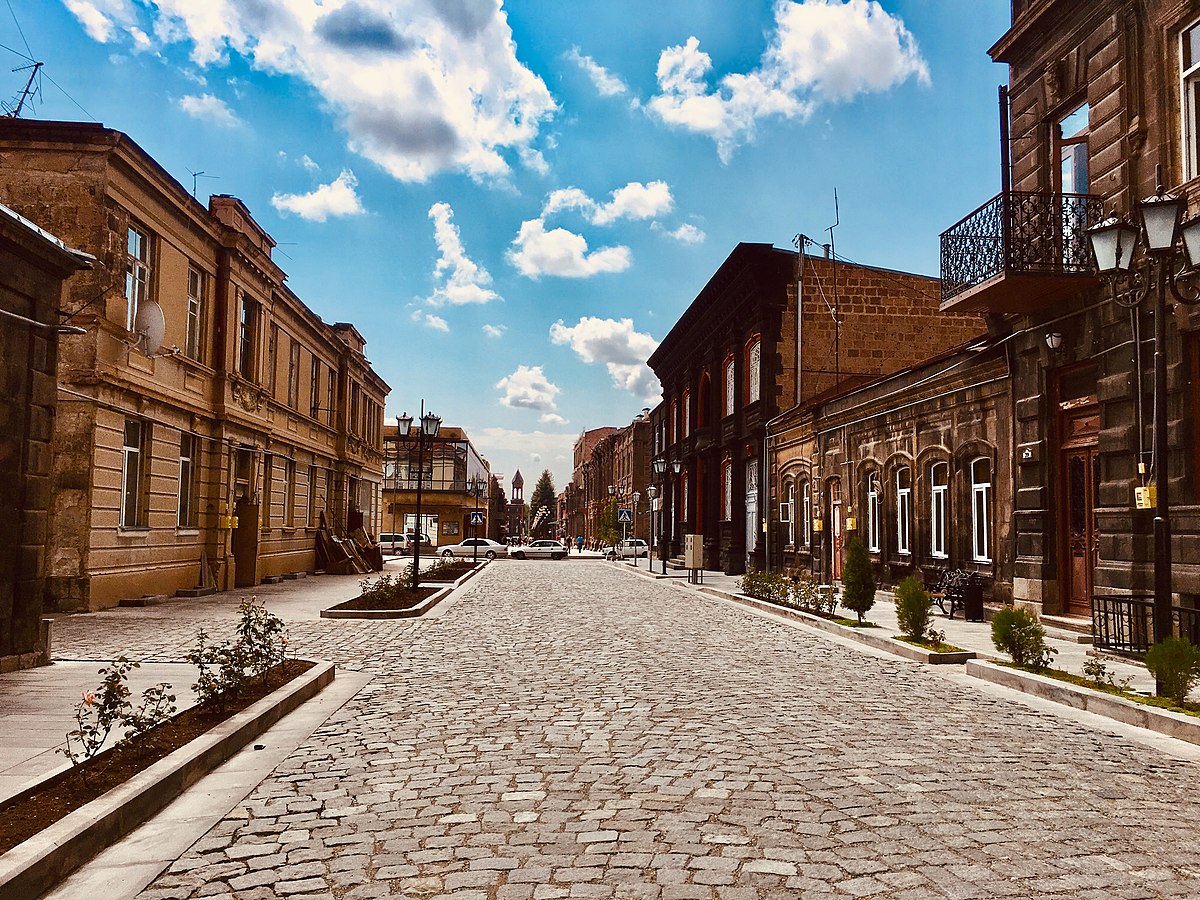 1629-1200px-abovyanstreetgyumri.jpg