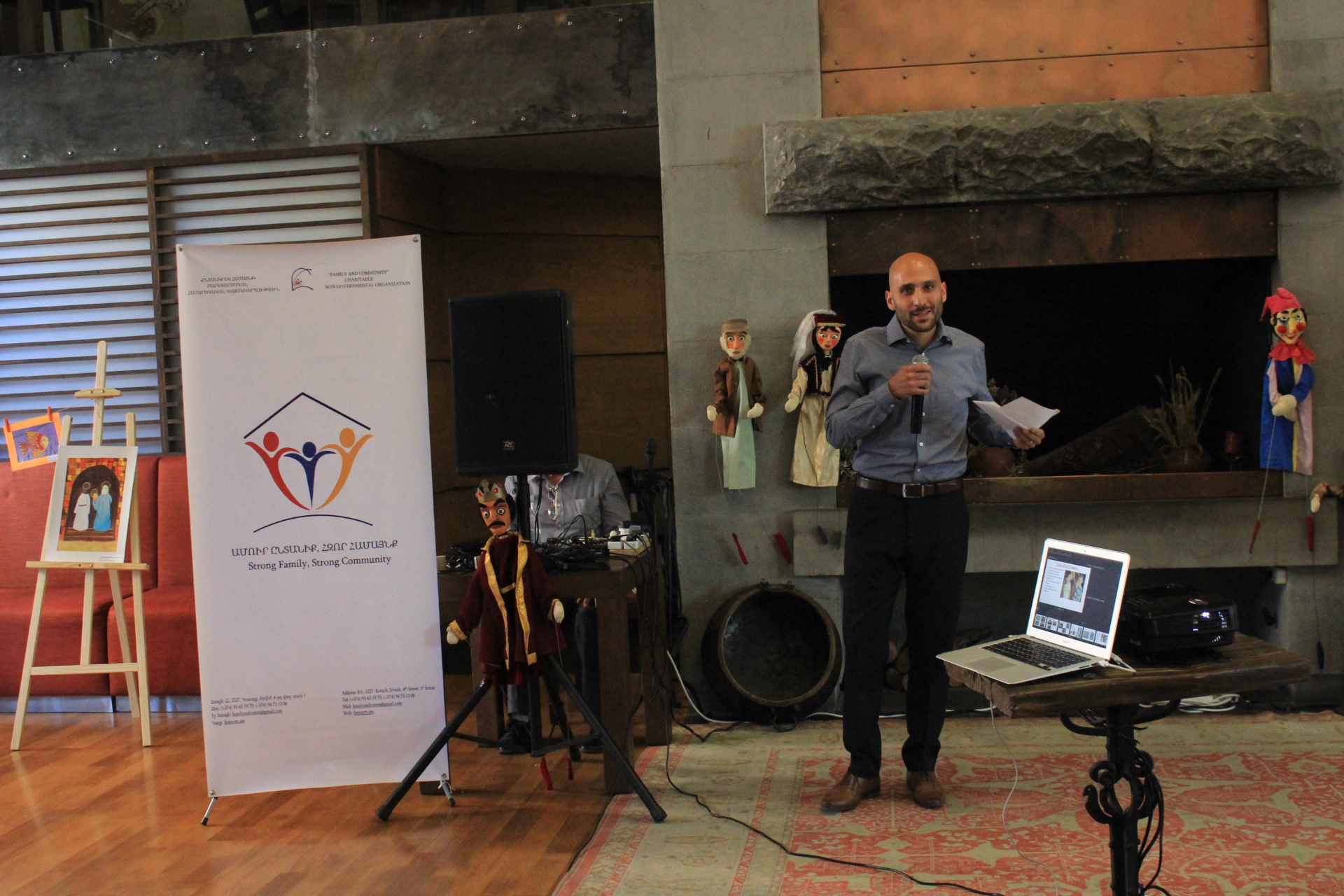 4.	Rupen Janbazian of the Tufenkian Foundation welcomes guests and shares remarks on behalf of the Foundation. 