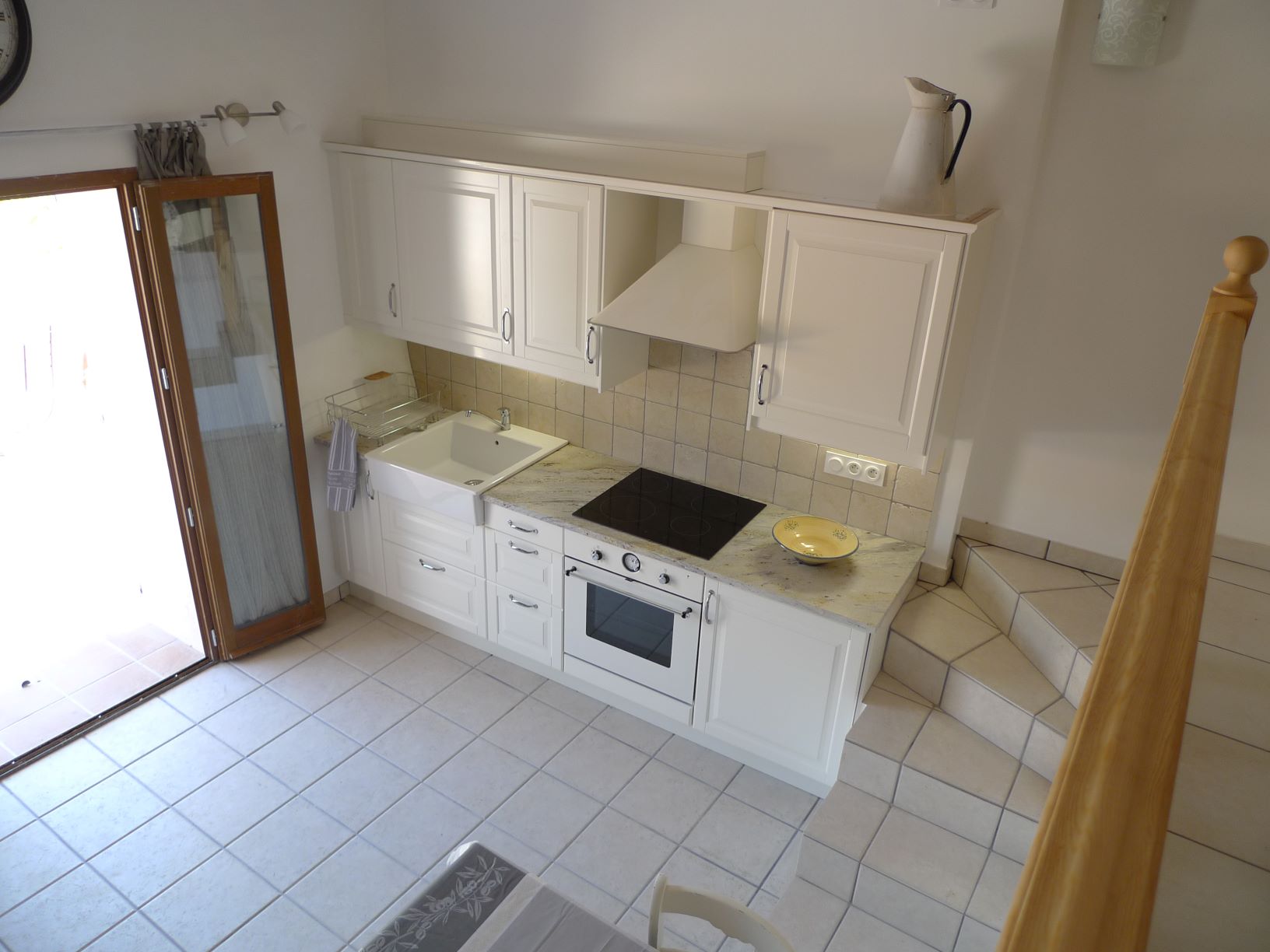 Kitchen 675-apt2kitchenjpg.jpg