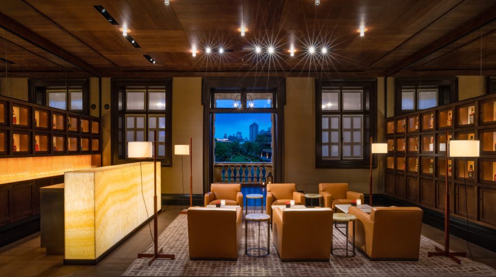 686-015-bvlgari-luxury-hotel-shanghai-shanghai-china-the-whiskey-bar-984x550.jpeg