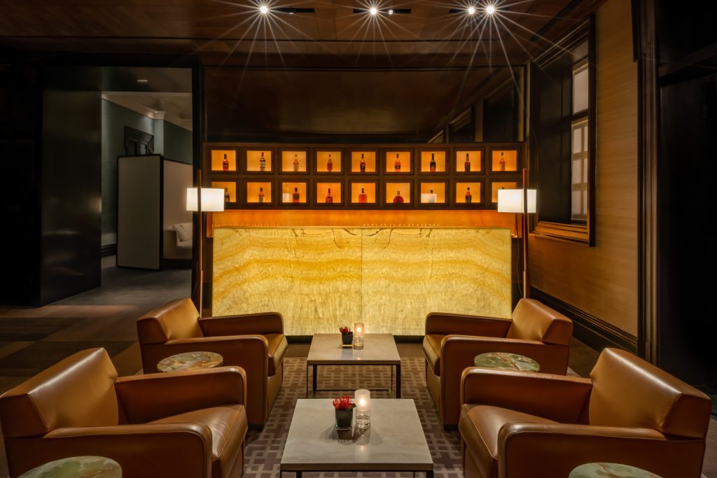 688-013-bvlgari-luxury-hotel-shanghai-shanghai-china-the-whiskey-bar-1024x683.jpeg