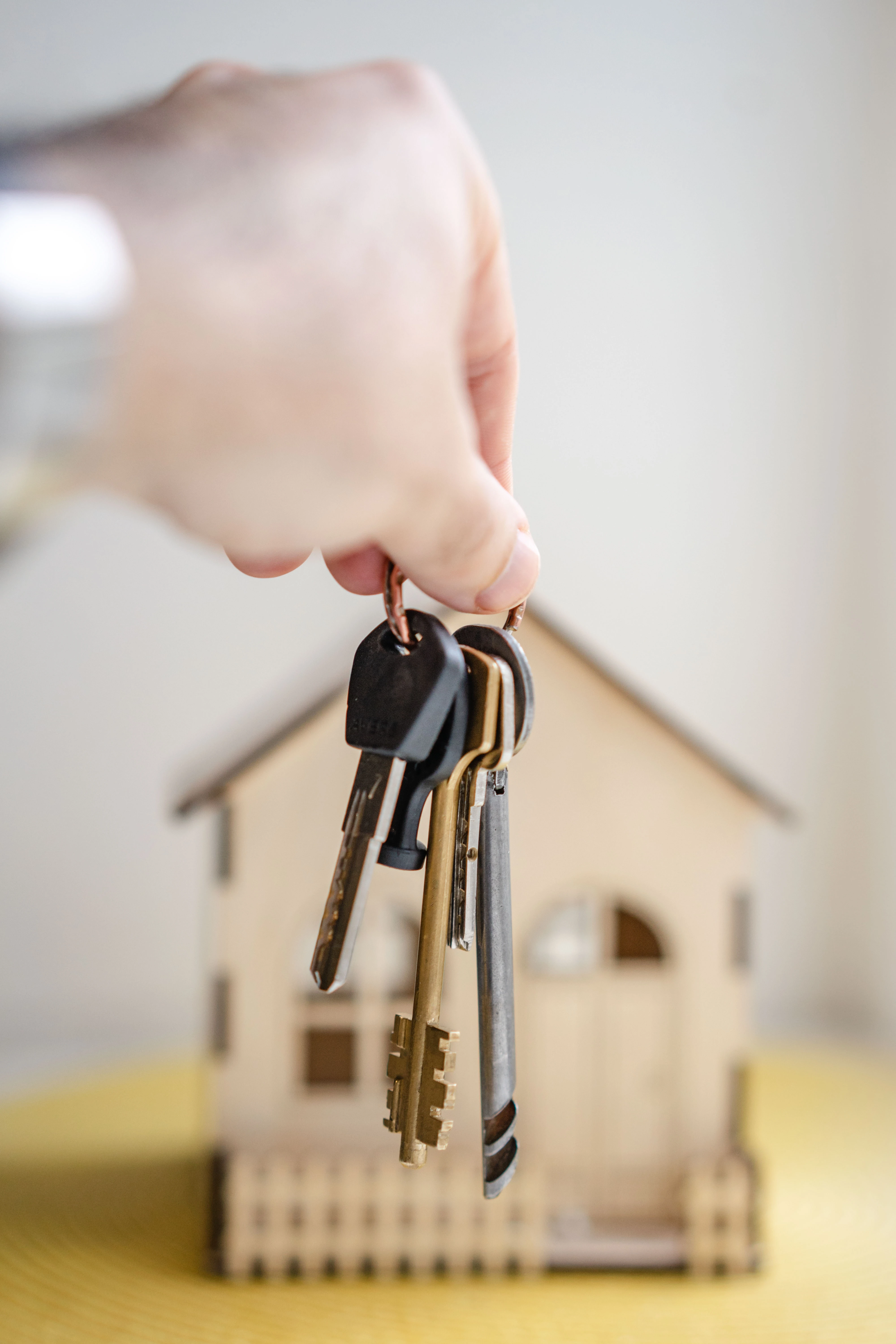 Unlocking Success: A Comprehensive Guide on How to Sell Your Home in 7 Easy Steps