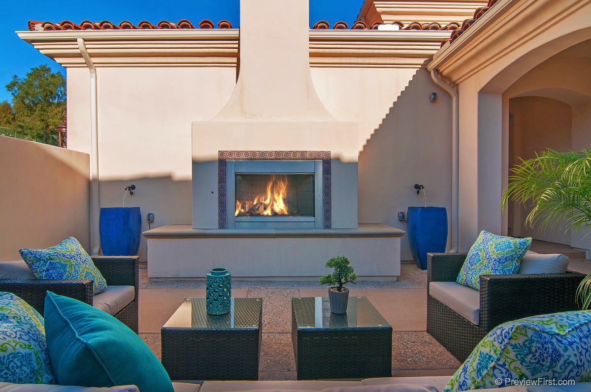 118-outdoor-fireplace-1697066898001.jpg